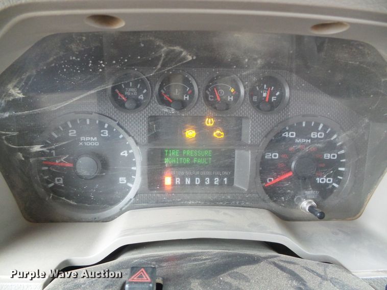 image for item DH4920 2010 Ford F250 Super Duty XL  Crew Cab pickup truck