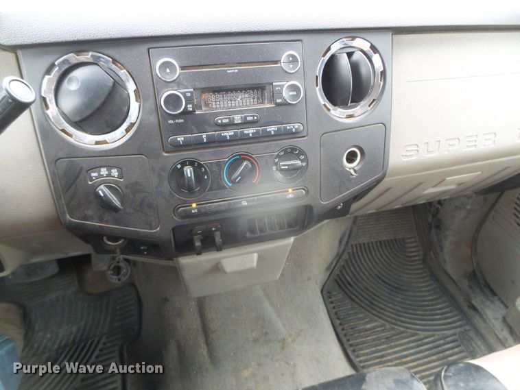 image for item DH4920 2010 Ford F250 Super Duty XL  Crew Cab pickup truck