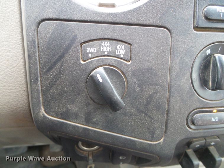 image for item DH4920 2010 Ford F250 Super Duty XL  Crew Cab pickup truck