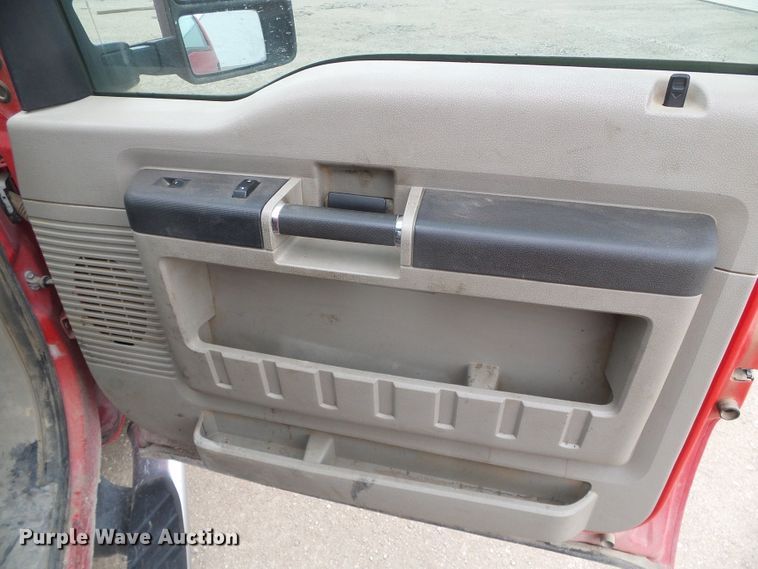 image for item DH4920 2010 Ford F250 Super Duty XL  Crew Cab pickup truck