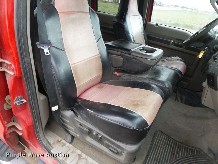 image for item DH4920 2010 Ford F250 Super Duty XL  Crew Cab pickup truck