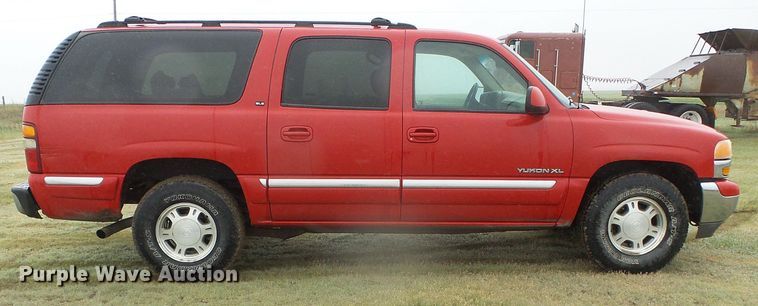 image for item DH4923 2001 GMC Yukon XL  SUV