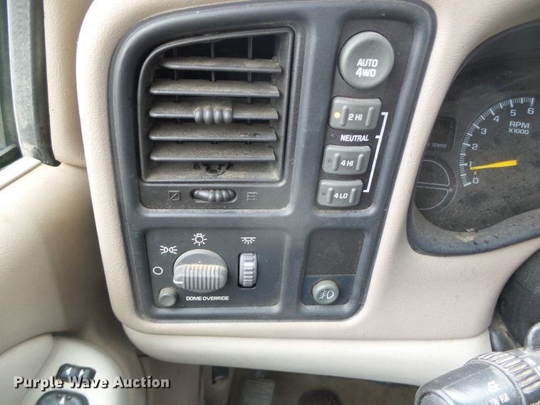 image for item DH4923 2001 GMC Yukon XL  SUV