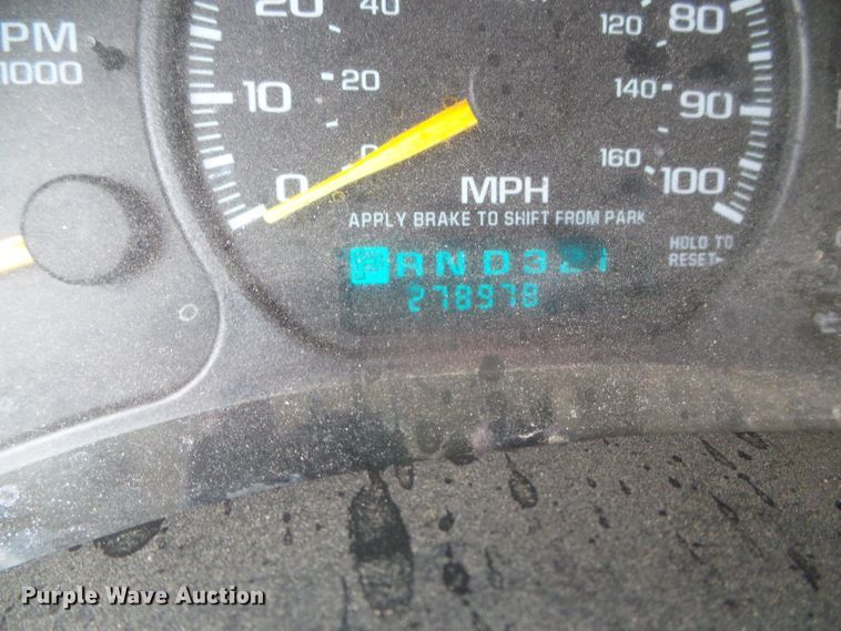 image for item DH4923 2001 GMC Yukon XL  SUV