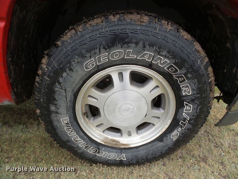 image for item DH4923 2001 GMC Yukon XL  SUV