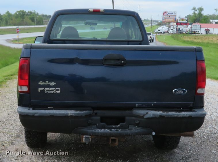 image for item DI2195 2004 Ford F250 Super Duty XL  SuperCab pickup truck