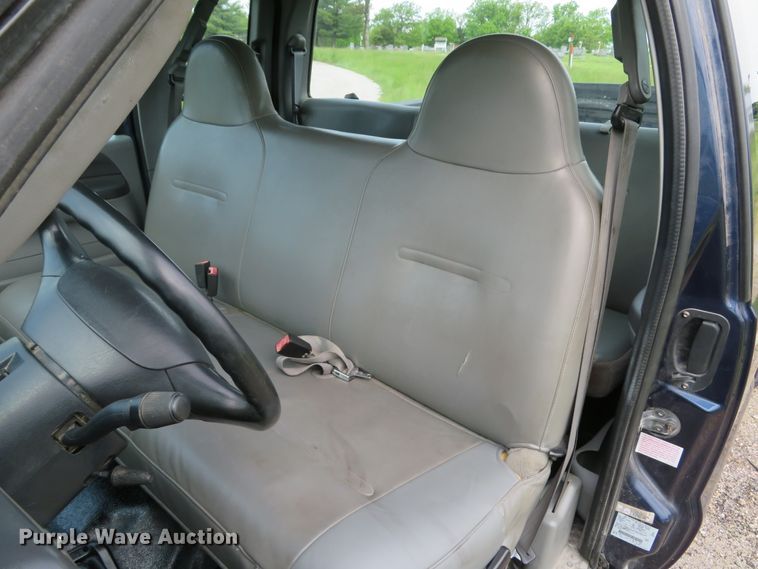 image for item DI2195 2004 Ford F250 Super Duty XL  SuperCab pickup truck