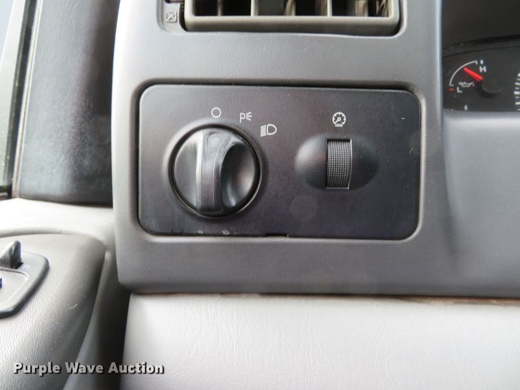 image for item DI2195 2004 Ford F250 Super Duty XL  SuperCab pickup truck