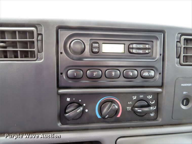 image for item DI2195 2004 Ford F250 Super Duty XL  SuperCab pickup truck