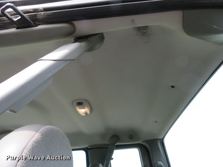 image for item DI2195 2004 Ford F250 Super Duty XL  SuperCab pickup truck