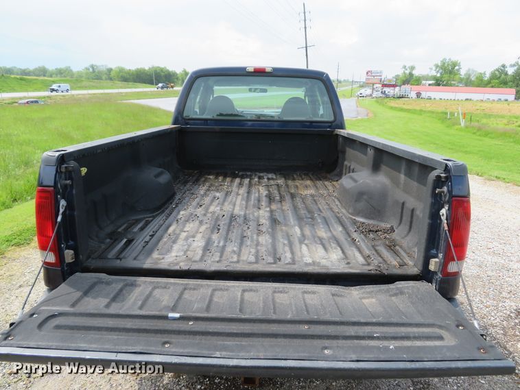 image for item DI2195 2004 Ford F250 Super Duty XL  SuperCab pickup truck