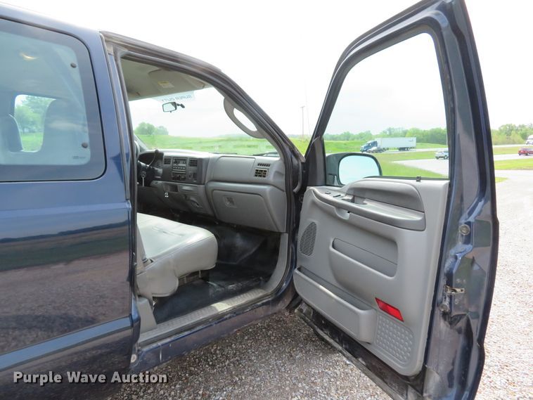 image for item DI2195 2004 Ford F250 Super Duty XL  SuperCab pickup truck