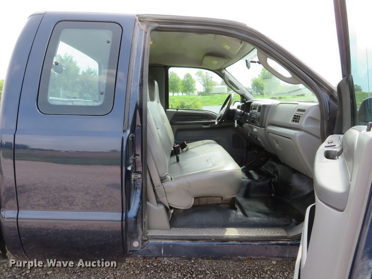 image for item DI2195 2004 Ford F250 Super Duty XL  SuperCab pickup truck