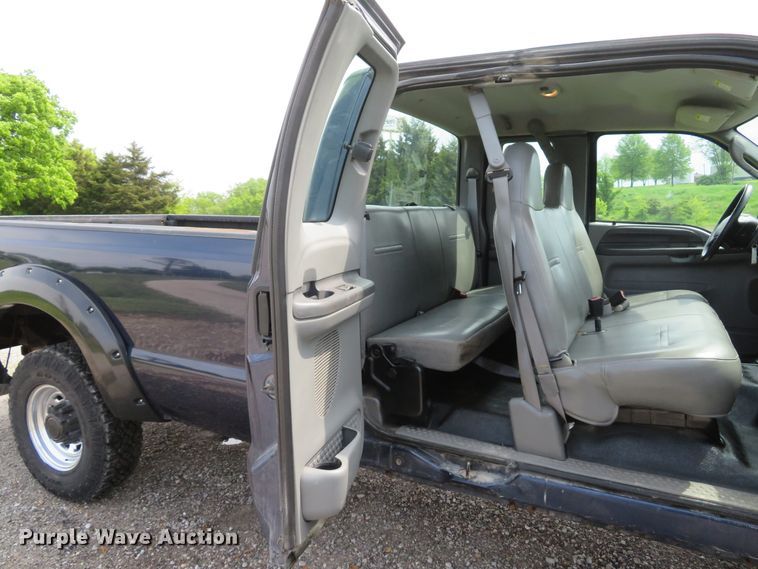 image for item DI2195 2004 Ford F250 Super Duty XL  SuperCab pickup truck