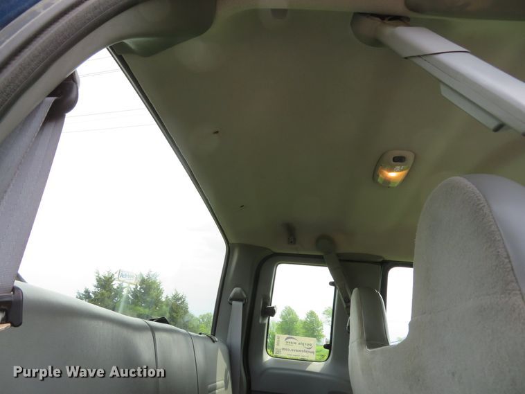 image for item DI2195 2004 Ford F250 Super Duty XL  SuperCab pickup truck