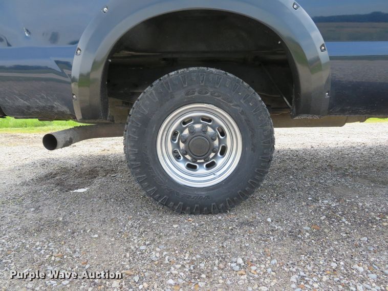 image for item DI2195 2004 Ford F250 Super Duty XL  SuperCab pickup truck