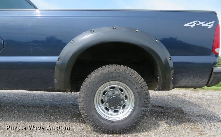 image for item DI2195 2004 Ford F250 Super Duty XL  SuperCab pickup truck