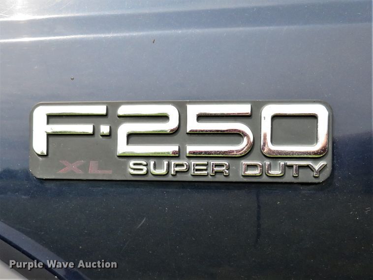 image for item DI2195 2004 Ford F250 Super Duty XL  SuperCab pickup truck