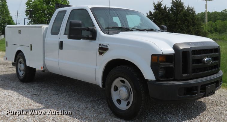 image for item DI2196 2010 Ford F350 Super Duty XL  SuperCab utility bed pickup truck