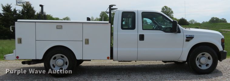 image for item DI2196 2010 Ford F350 Super Duty XL  SuperCab utility bed pickup truck