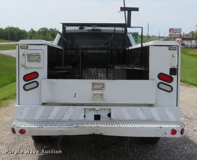 image for item DI2196 2010 Ford F350 Super Duty XL  SuperCab utility bed pickup truck