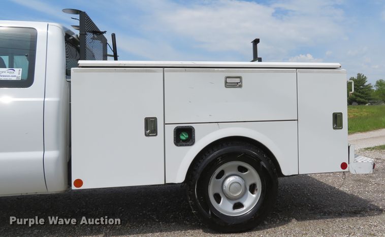 image for item DI2196 2010 Ford F350 Super Duty XL  SuperCab utility bed pickup truck