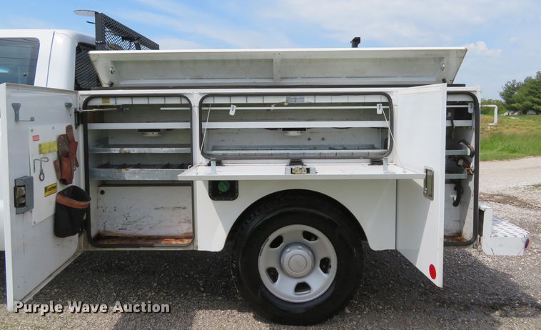image for item DI2196 2010 Ford F350 Super Duty XL  SuperCab utility bed pickup truck