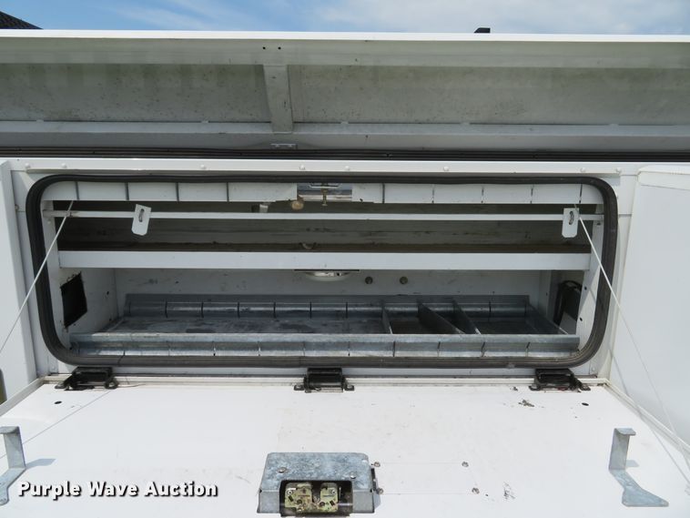 image for item DI2196 2010 Ford F350 Super Duty XL  SuperCab utility bed pickup truck