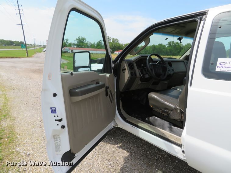 image for item DI2196 2010 Ford F350 Super Duty XL  SuperCab utility bed pickup truck