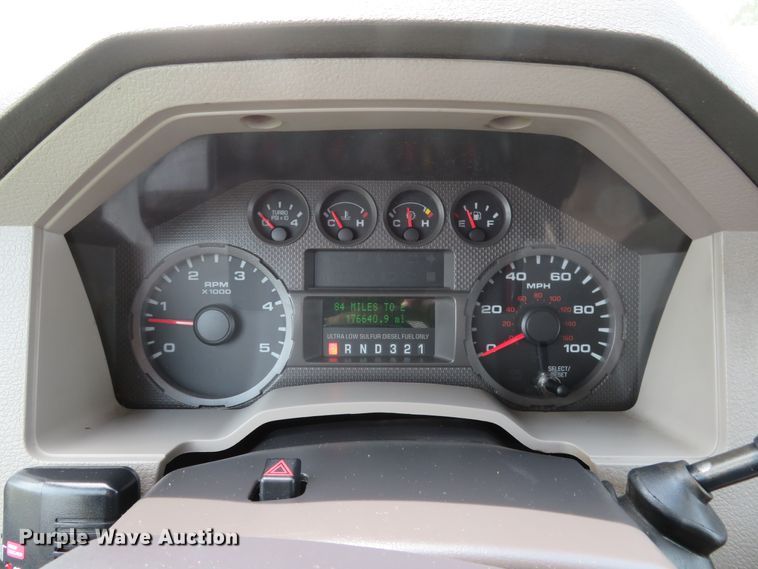 image for item DI2196 2010 Ford F350 Super Duty XL  SuperCab utility bed pickup truck