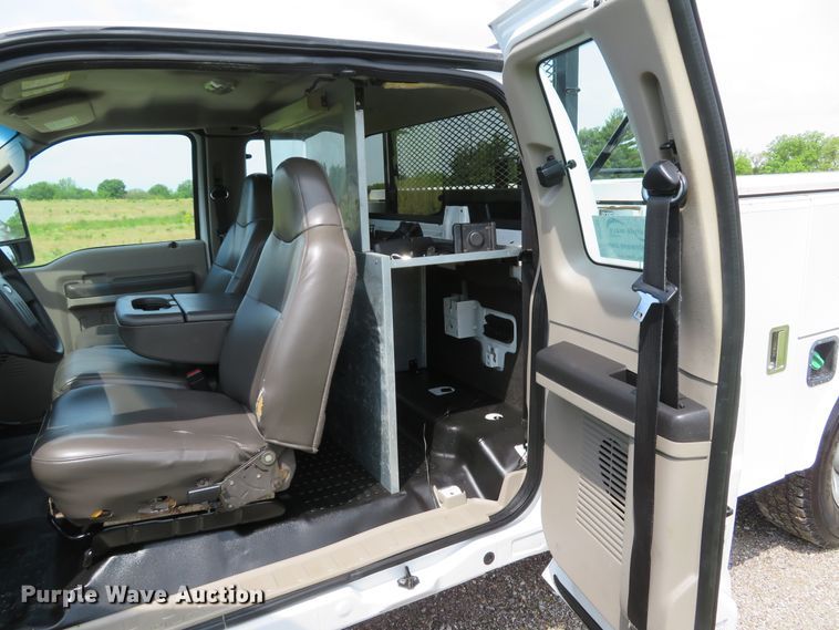 image for item DI2196 2010 Ford F350 Super Duty XL  SuperCab utility bed pickup truck