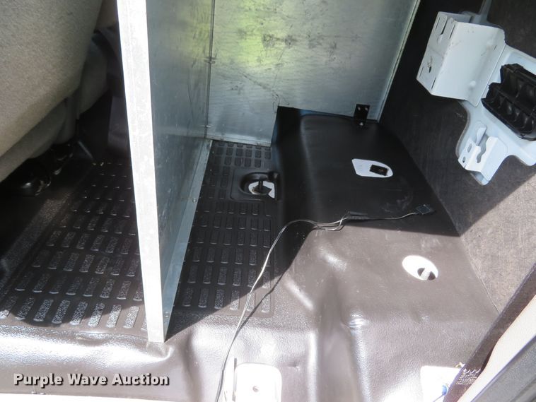 image for item DI2196 2010 Ford F350 Super Duty XL  SuperCab utility bed pickup truck