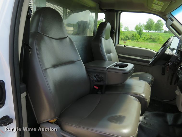 image for item DI2196 2010 Ford F350 Super Duty XL  SuperCab utility bed pickup truck