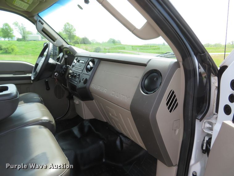 image for item DI2196 2010 Ford F350 Super Duty XL  SuperCab utility bed pickup truck