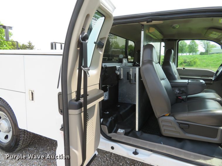 image for item DI2196 2010 Ford F350 Super Duty XL  SuperCab utility bed pickup truck