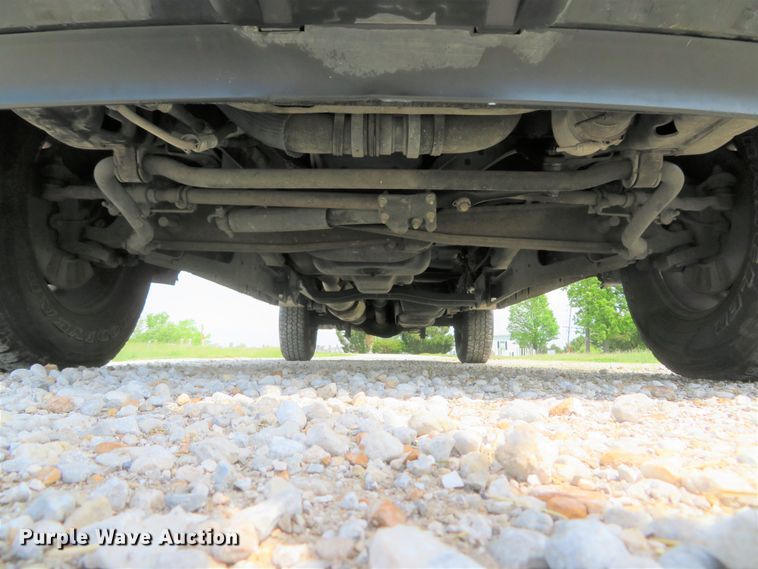 image for item DI2196 2010 Ford F350 Super Duty XL  SuperCab utility bed pickup truck