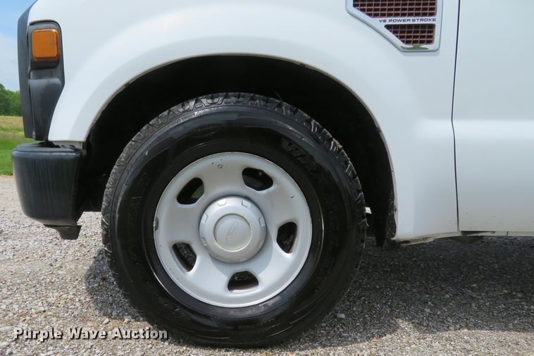 image for item DI2196 2010 Ford F350 Super Duty XL  SuperCab utility bed pickup truck