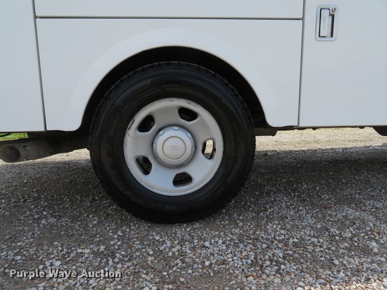 image for item DI2196 2010 Ford F350 Super Duty XL  SuperCab utility bed pickup truck