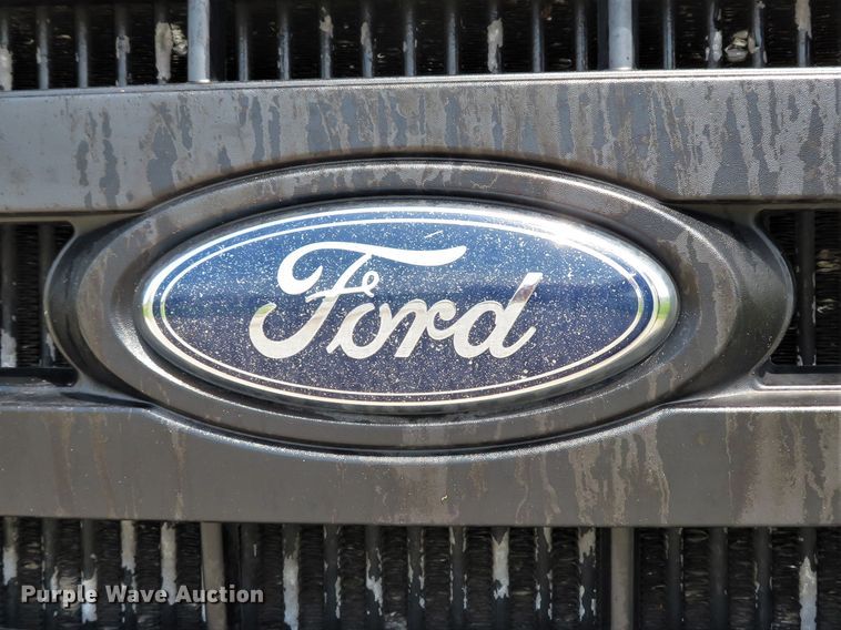 image for item DI2196 2010 Ford F350 Super Duty XL  SuperCab utility bed pickup truck