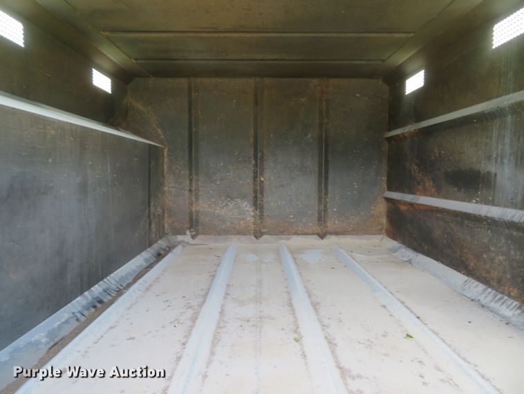 image for item DI2197 2004 GMC C6500  chip bed truck