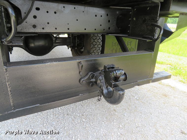 image for item DI2197 2004 GMC C6500  chip bed truck