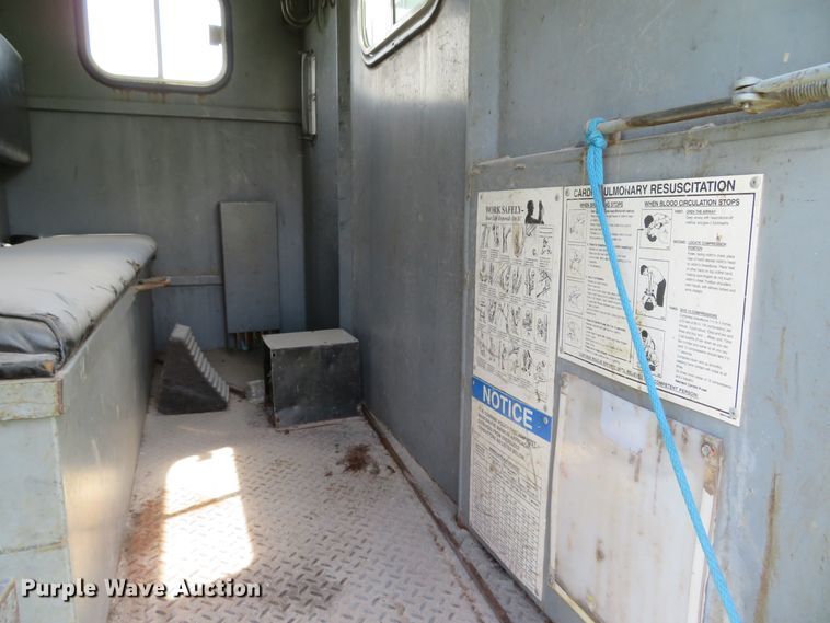 image for item DI2197 2004 GMC C6500  chip bed truck