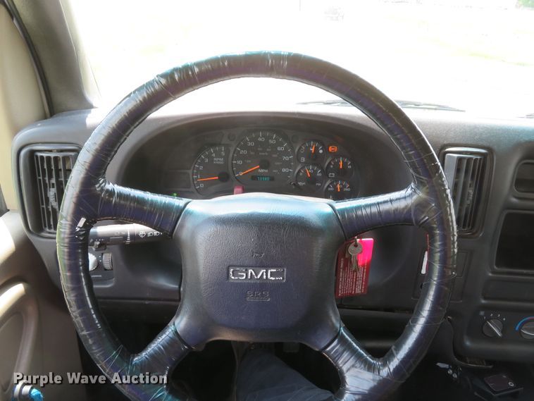 image for item DI2197 2004 GMC C6500  chip bed truck