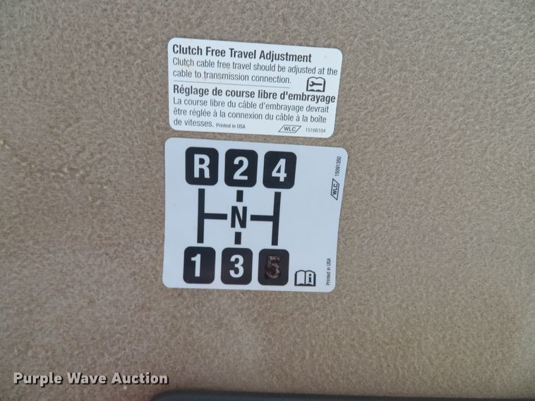 image for item DI2197 2004 GMC C6500  chip bed truck