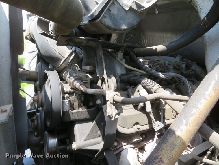 image for item DI2197 2004 GMC C6500  chip bed truck