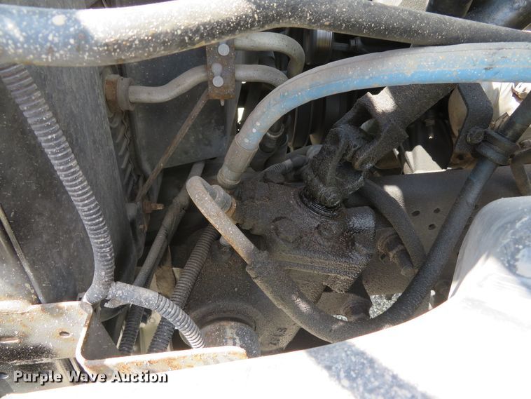 image for item DI2197 2004 GMC C6500  chip bed truck