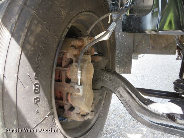 image for item DI2197 2004 GMC C6500  chip bed truck