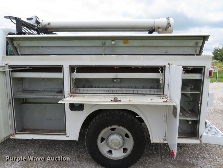 image for item DI2200 2009 Ford F350 Super Duty XL  SuperCab utility bed pickup truck