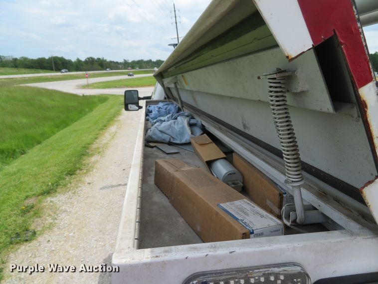 image for item DI2200 2009 Ford F350 Super Duty XL  SuperCab utility bed pickup truck