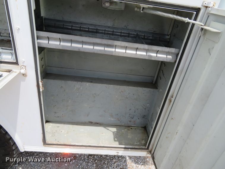 image for item DI2200 2009 Ford F350 Super Duty XL  SuperCab utility bed pickup truck